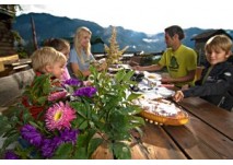 Almwanderung zur Schaukäserei Bad Hofgastein, copyright: TV Gasteinertal Almwanderung zur Schaukäserei Bad Hofgastein