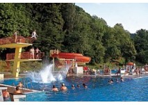 Freibad Kirchschlag (c) Stadtgemeinde Kirchschlag in der Buckligen Welt Freibad Kirchschlag