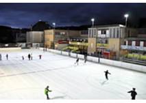 Kunsteisbahn Mödling (c) Freizeitzentrum Stadtbad Mödling Kunsteisbahn Mödling