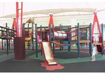 Spielplatz beim McArthurGlen Designer Outlet Parndorf