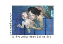 Zell am See Hallenbad Babyschwimmen Babyschwimmen im Hallenbad Zell am See