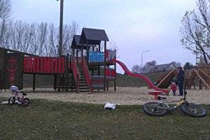 Spielplatz beim Badeteich Hirschstetten (c) SK