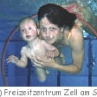 Zell am See Hallenbad Babyschwimmen Babyschwimmen im Hallenbad Zell am See