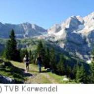 Hinterriss: Familienwanderung auf die Binsalm im Karwendel Hinterriss: Familienwanderung auf die Binsalm im Karwendel