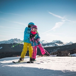 Skispaß für die ganze Familie: Steinplatte Waidring