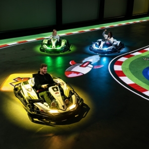 BATTLEKART - FAHRT IN REALEN ELEKTRO-KARTS IN VIRTUELLEN WELTEN