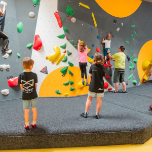 boulderbar wiener hauptbahnhof ausflugstipp mamilade, kletterhalle wien