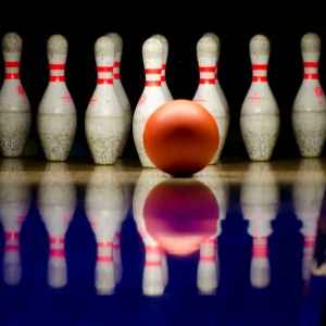 Symbolfoto Bowling im Strike Center Fohren Center 