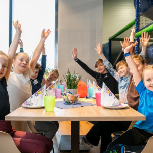 (c) Jump Dome Linz kindergeburtstag feiern jump dome linz ausflugstipp mamilade