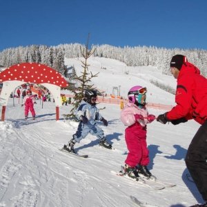 Familien Skifahren St. Jakob im Walde ausflugstipp mamilade