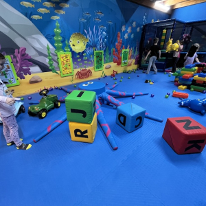 indoorspielplatz kids world kleinkindbereich mamilade ausflugstipps