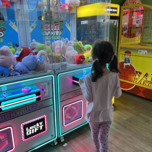 indoorspielplatz kids world spielautomaten mamilade ausflugstipps