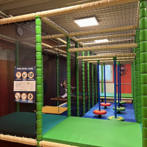 indoorspielplatz kids world ninja parkour mamilade ausflugstipps