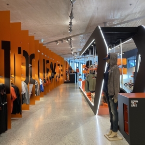 ktm motohall mamilade ausflugstipps_shop