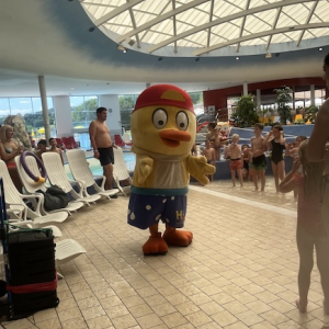 (c) Mamilade h20 therme maskottchen hopiho mamilade ausflugstipps