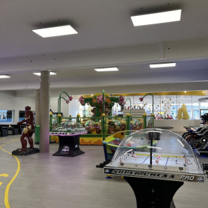 (c) Mamilade playworld spielberg indoor freizeitpark eingangsbereich gaming zone mamilade ausflugstipps
