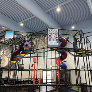 (c) Mamilade playworld spielberg indoor freizeitpark kids area klettern mamilade ausflugstipps
