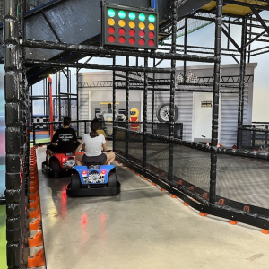 (c) Mamilade playworld spielberg indoor freizeitpark kids area fahrspass elektroautos mamilade ausflugstipps