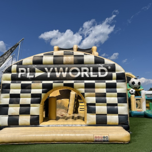 (c) Mamilade playworld spielberg indoor freizeitpark outdoor area huepfburg mamilade ausflugstipps