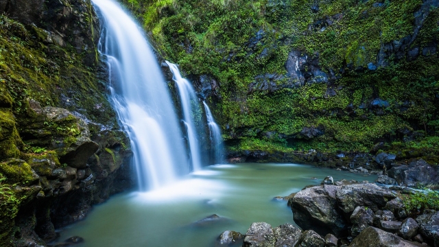 (c) pixabay Symbolfoto: Rauschende Myrafälle und schroffer Hausstein