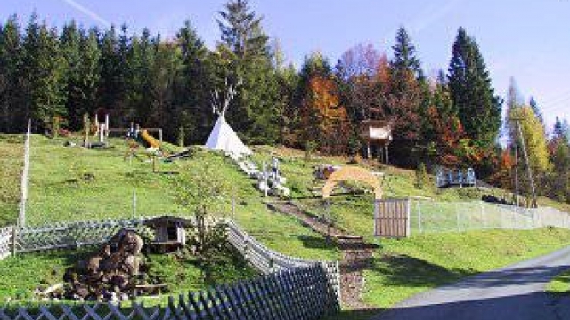 Spielplatz und Streichelzoo beim Alpengasthof Oberweissbach