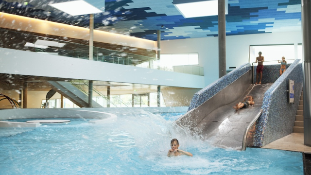 (c) Therme Wien