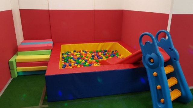 indoorspielplatz kinderspieleraum world4kids ausflugstipp mamilade